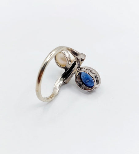 Bague 56 Bague Art Déco or blanc, saphir naturel, perle, diamants 58 Facettes A05893