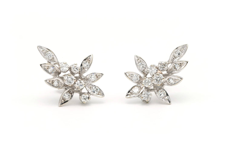 Boucles d'oreilles Boucles d'oreilles en or blanc serties de diamants 58 Facettes 22277