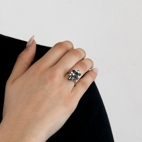 Bague 54 Bague or gris motif grappe, saphirs et diamants 58 Facettes 127027160539