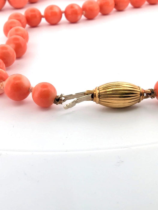 Collier Collier en or jaune et corail rose Sciacca 58 Facettes