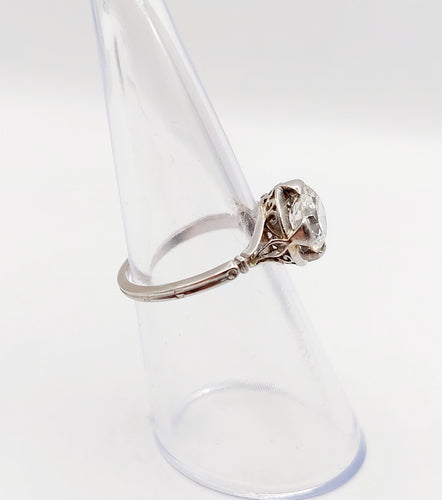 Bague 50 Bague solitaire Art déco en platine et diamant taille ancienne 1,35 carats 58 Facettes A06439