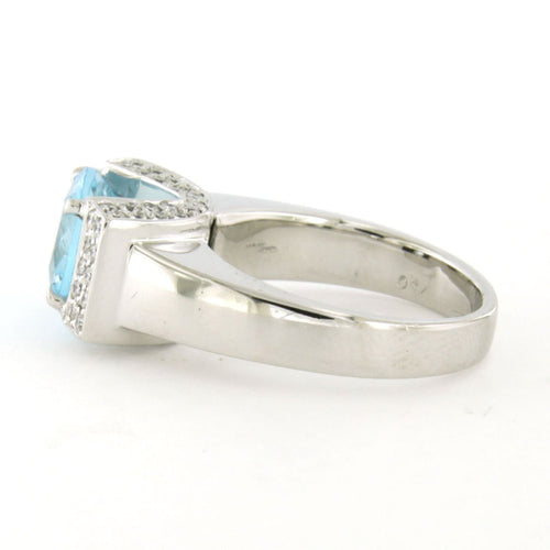 Bague 52 Bague en or blanc sertie de topazes et de diamants taille brillant jusqu'à 0,60 ct 58 Facettes