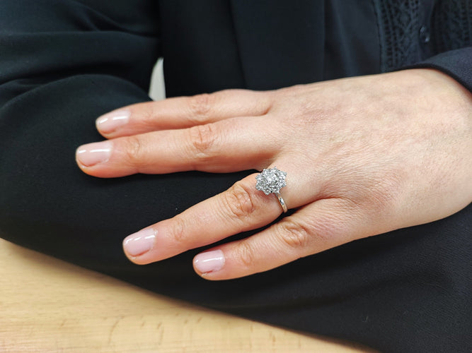 Bague 54.5 Bague marguerite en or blanc 18k et diamants 58 Facettes Bag.marg-dt.DV