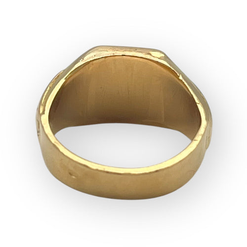 Bague chevalière à motifs en or jaune 18k