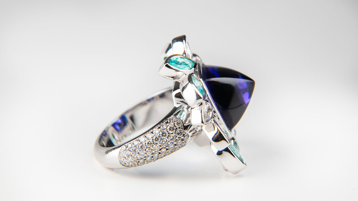 Bague Précieuse or blanc, tanzanite, tourmalines paraiba