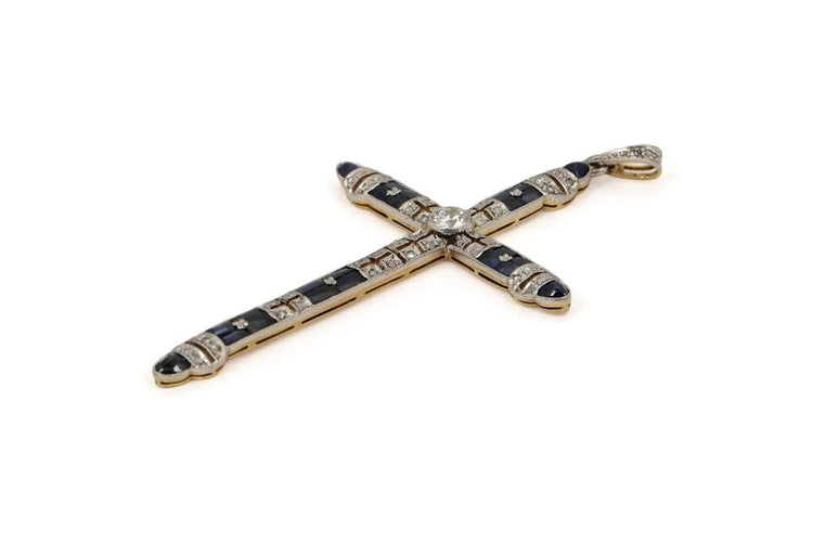 Pendentif Pendentif croix ancien en or 14k et platine, saphirs et diamants 58 Facettes 11771
