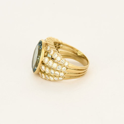 Bague 46 Bague vintage en or jaune diamants et aigue marine. 58 Facettes
