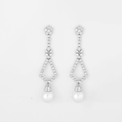 Boucles d'oreilles Boucles d'oreilles pendantes diamants et perles 58 Facettes 1736