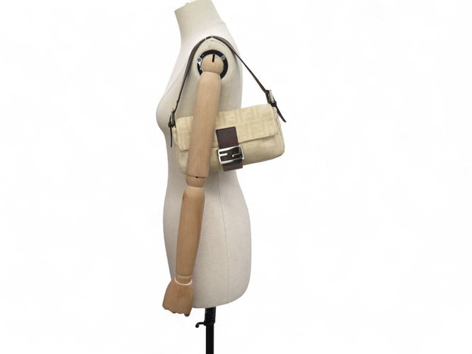 sac a main FENDI baguette en toile jacquard ff zucca beige 26424 hand bag 58 Facettes 270643