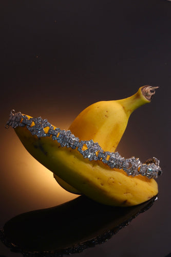 Échos Art Déco : un bracelet belge en platine des années 1950