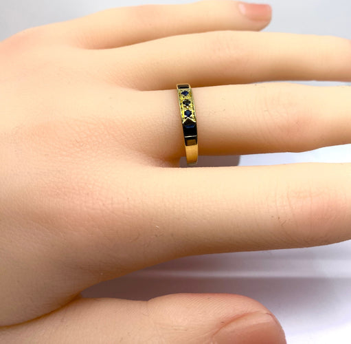 55 Bague en or jaune et saphirs 58 Facettes AB569