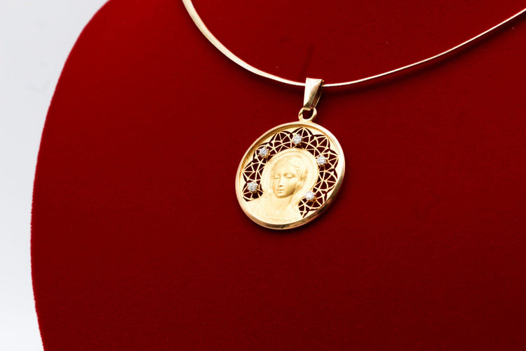 Pendentif Grande médaille vierge or jaune et diamants 58 Facettes 250163