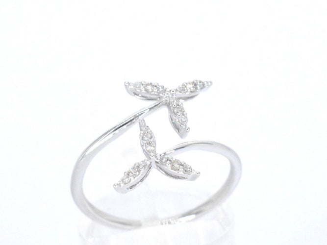 Bague 54 Bague en or blanc avec diamants 58 Facettes 2334