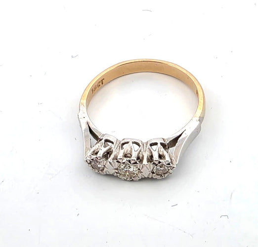 Bague 55 Bague en or blanc et jaune avec diamants 58 Facettes