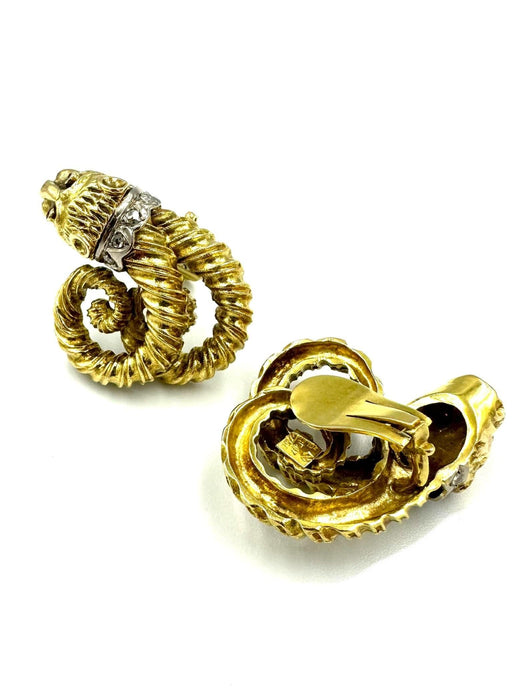 Boucles d'oreilles ZOLOTAS. Boucles d'Oreilles Vintage Or Jaune, Rubis et Diamants 58 Facettes