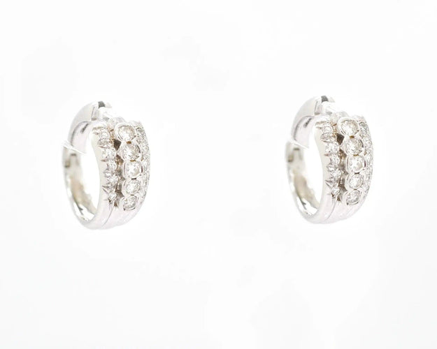 Boucles d'oreilles Boucles d'oreilles en or blanc serties de diamants de 0,60 ct 58 Facettes 12252