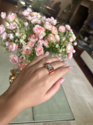 Bague 54 Bague TANK - Or jaune diamants et rubis 58 Facettes 1050