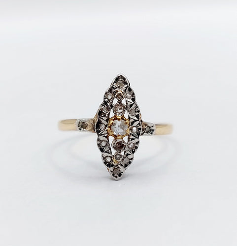 Bague marquise or jaune, platine et diamants (circa 1900)