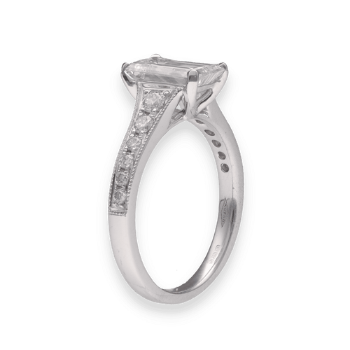 Bague 52 Solitaire en or gris 18 Cts - Diamant taille emeraude 1,51 ct F-VVS2 certifie HRD - Taille 52 58 Facettes FB09091-FB09120