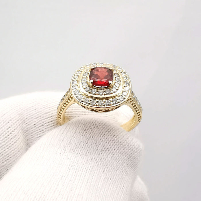 Bague 52 Bague or jaune rubis & diamants 58 Facettes