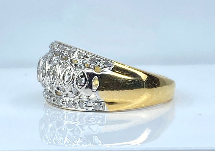 Bague jonc en or jaune et diamants