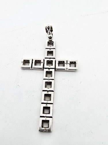 Pendentif Pendentif en forme de croix serti de diamants 58 Facettes