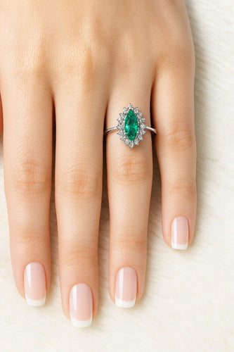 Bague 54 Bague en or blanc avec une émeraude centrale et des diamants 58 Facettes 50272