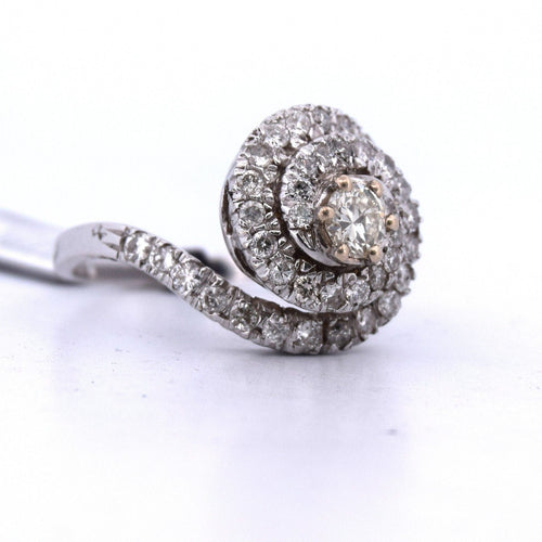 Bague 59 Bague ancienne en or 18 carats sertie de diamants 58 Facettes