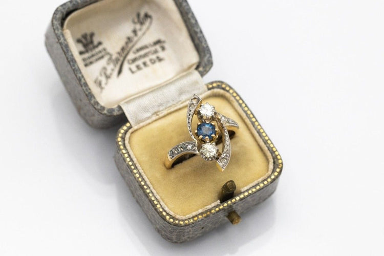 Bague 53 Bague ancienne en or avec saphir et diamants, 1900. 58 Facettes 10349