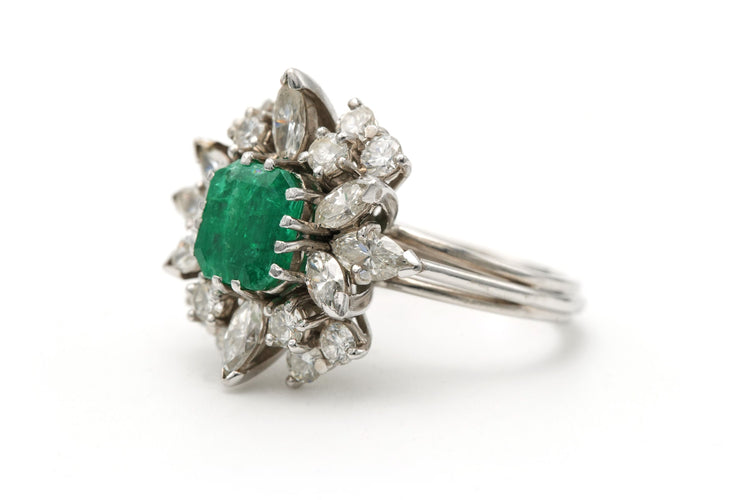 Bague 53 Bague - Bague contemporaine sertie d’émeraude et diamants en or blanc 18 carats 58 Facettes 23331