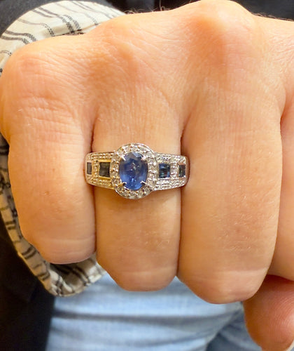 Bague 56 Bague en or blanc saphir et diamants 58 Facettes