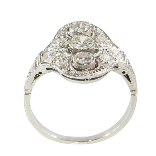 Bague 55 Géométrie en lumière : une bague Art déco en platine et diamant des années 1920 58 Facettes 25282-0064