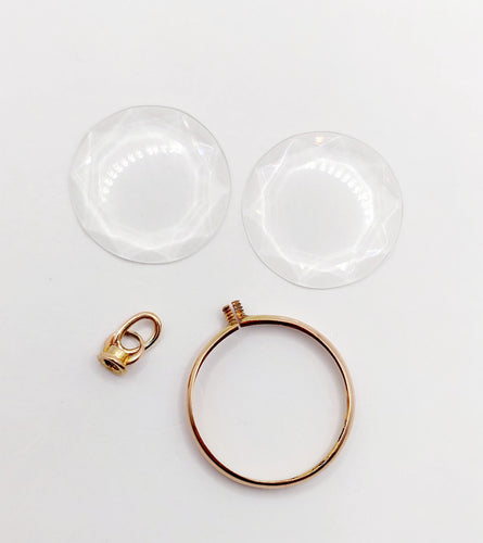 Pendentif Pendentif porte-photo reliquaire or jaune, verre facetté (circa 1900) 58 Facettes A06213