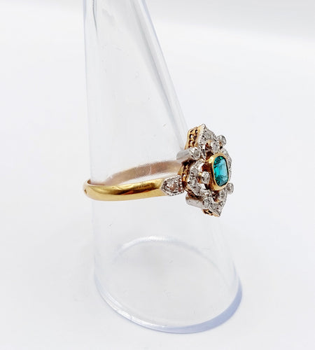 Bague 59.5 Epner - Bague marquise en or 18k et platine, pierre verte et diamants 58 Facettes A06589