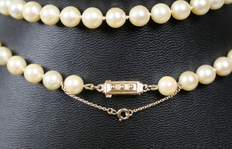 Collier Collier sautoir 151 perles de culture en choker, fermoir or jaune, 130 cm 58 Facettes