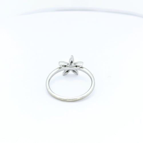 Bague 48 Bague florale en or blanc et diamants 58 Facettes 30091