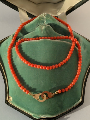 Collier Collier choker perles de corail en or jaune 18k 58 Facettes