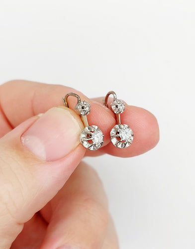 Boucles d'oreilles Dormeuses anciennes en or blanc 18k et platine serties de diamants 58 Facettes A06530