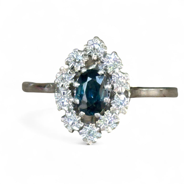 Bague Marguerite or blanc, saphir, diamants