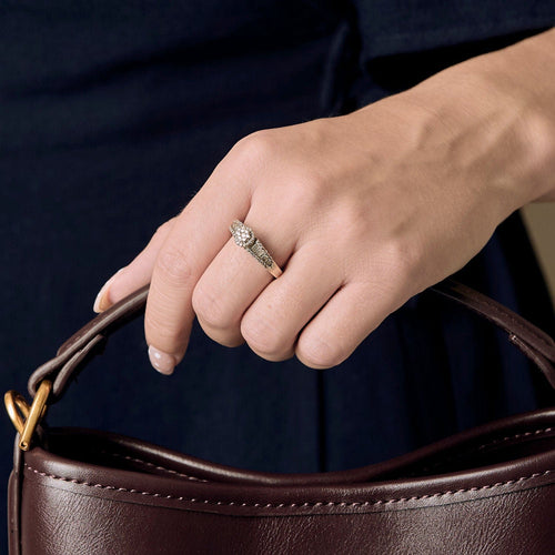 Bague 53 Bague or blanc et diamants 58 Facettes B250332