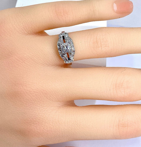 Bague 48 Bague en or blanc et diamants Art Déco 58 Facettes AB582