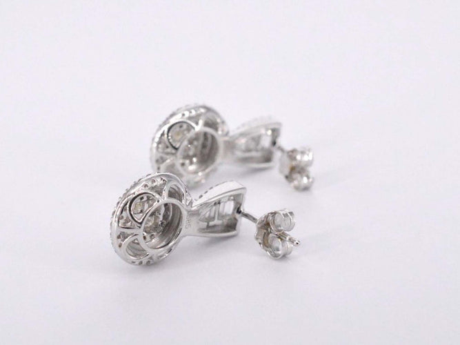 Boucles d'oreilles Boucles d'oreilles en or blanc avec diamants taille brillant 58 Facettes 2076
