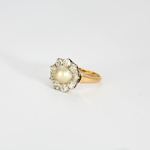 Bague 50 Bague Pompadour ancienne sertie d'une perle et de diamants en or et platine. 58 Facettes