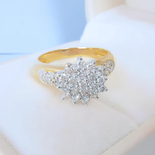 Bague 56.5 Bague fleur contemporaine Diamants Or 2 tons 18K 58 Facettes 1758
