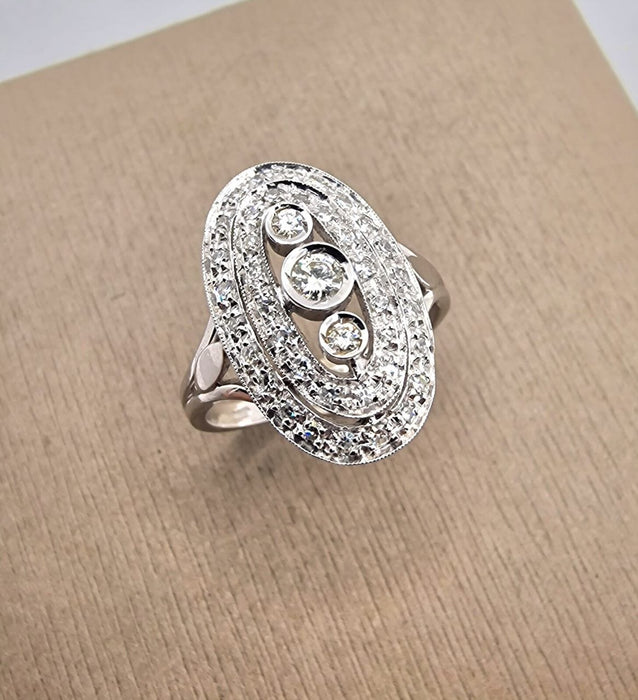 Early 900' Vintage Cluster Ring in 18kt white gold and diamonds 58 Facettes