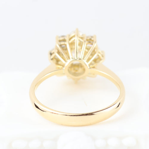 Bague 52 Bague rosette en or jaune 18 carats sertie de diamants taille brillant 58 Facettes