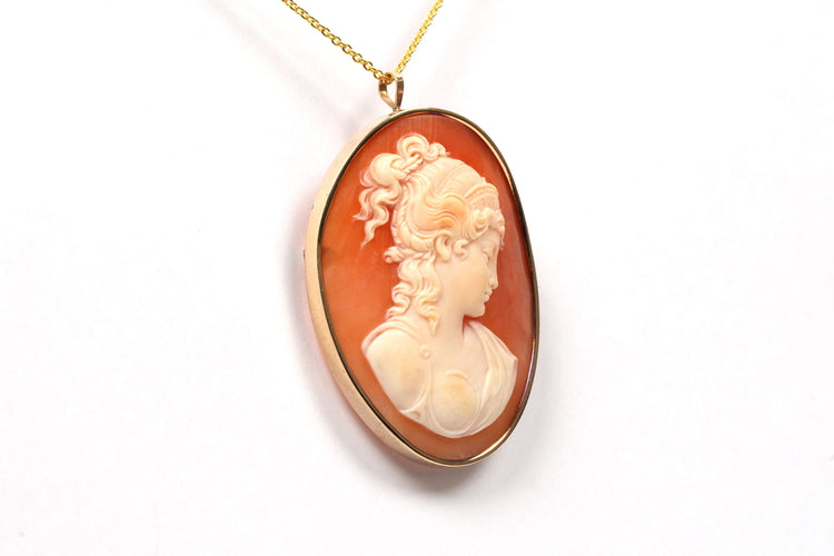 Pendentif Pendentif - Broche années 50 en or jaune, camée coquillage 58 Facettes 21437