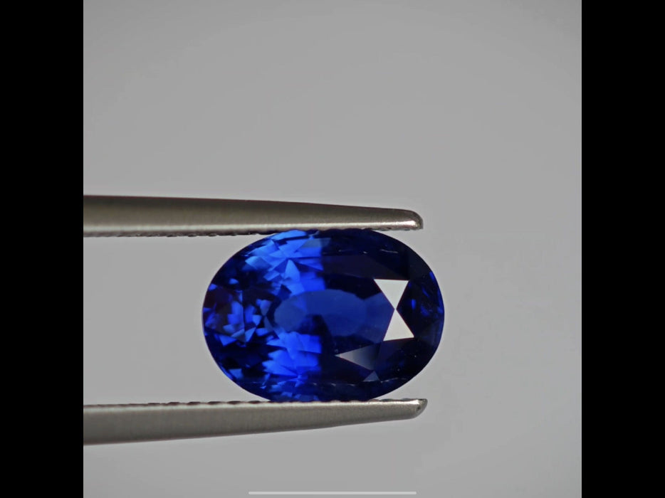 Gemstone Royal Blue No heat Oval Ceylon blue sapphire - 4.06 carat 58 Facettes SAM-OV-SAPP-4.06