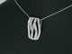 Pendentif Pendentif design en or blanc avec diamants taille brillant 58 Facettes 2242