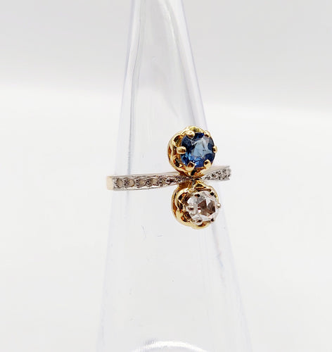 Bague 44 Bague Toi et Moi or, diamant et saphir épaulés (circa 1910) 58 Facettes A05407